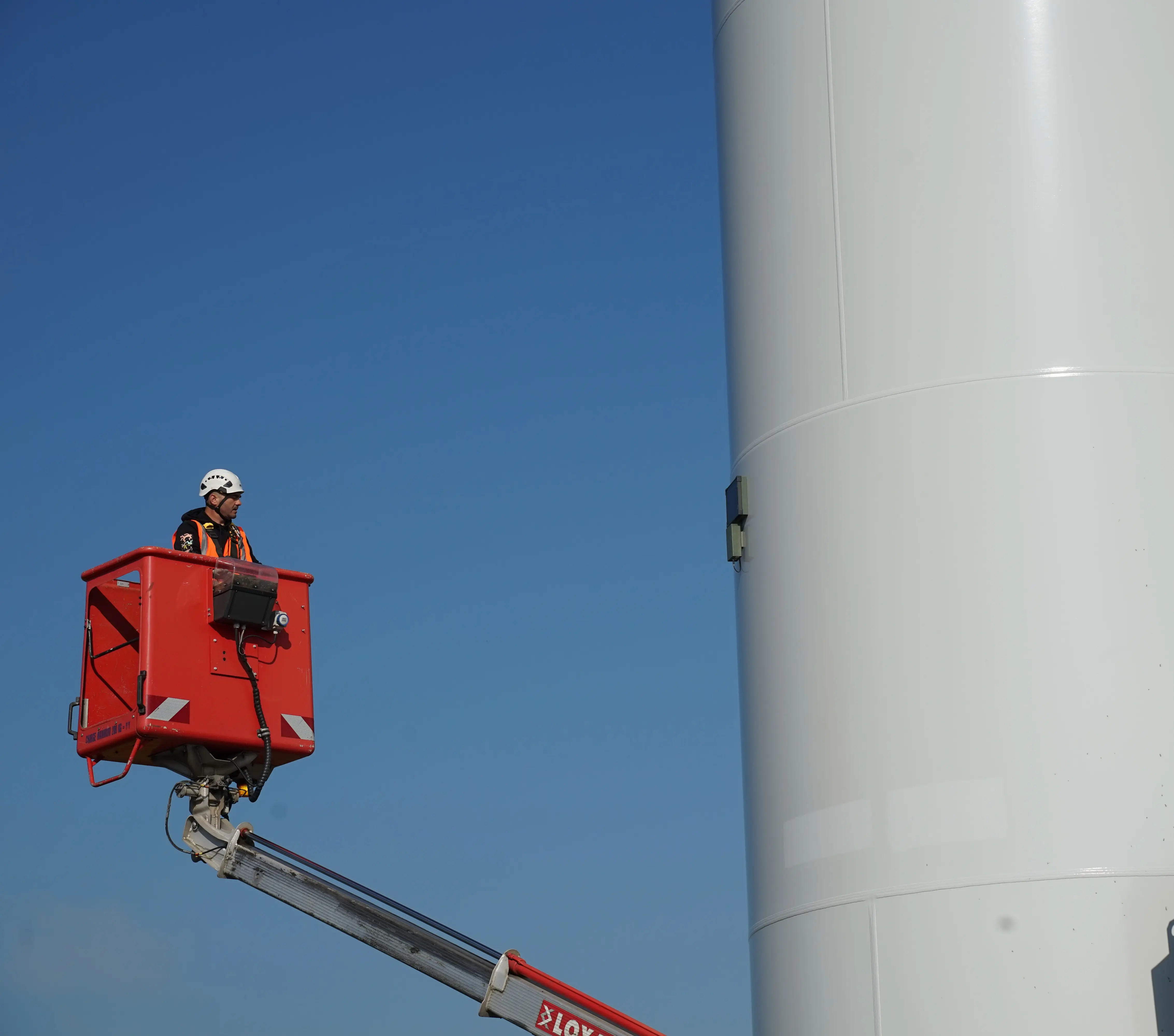 Why Wind Farms Are Flying Blind at Night: The Nocturnal Bird Migration Problem